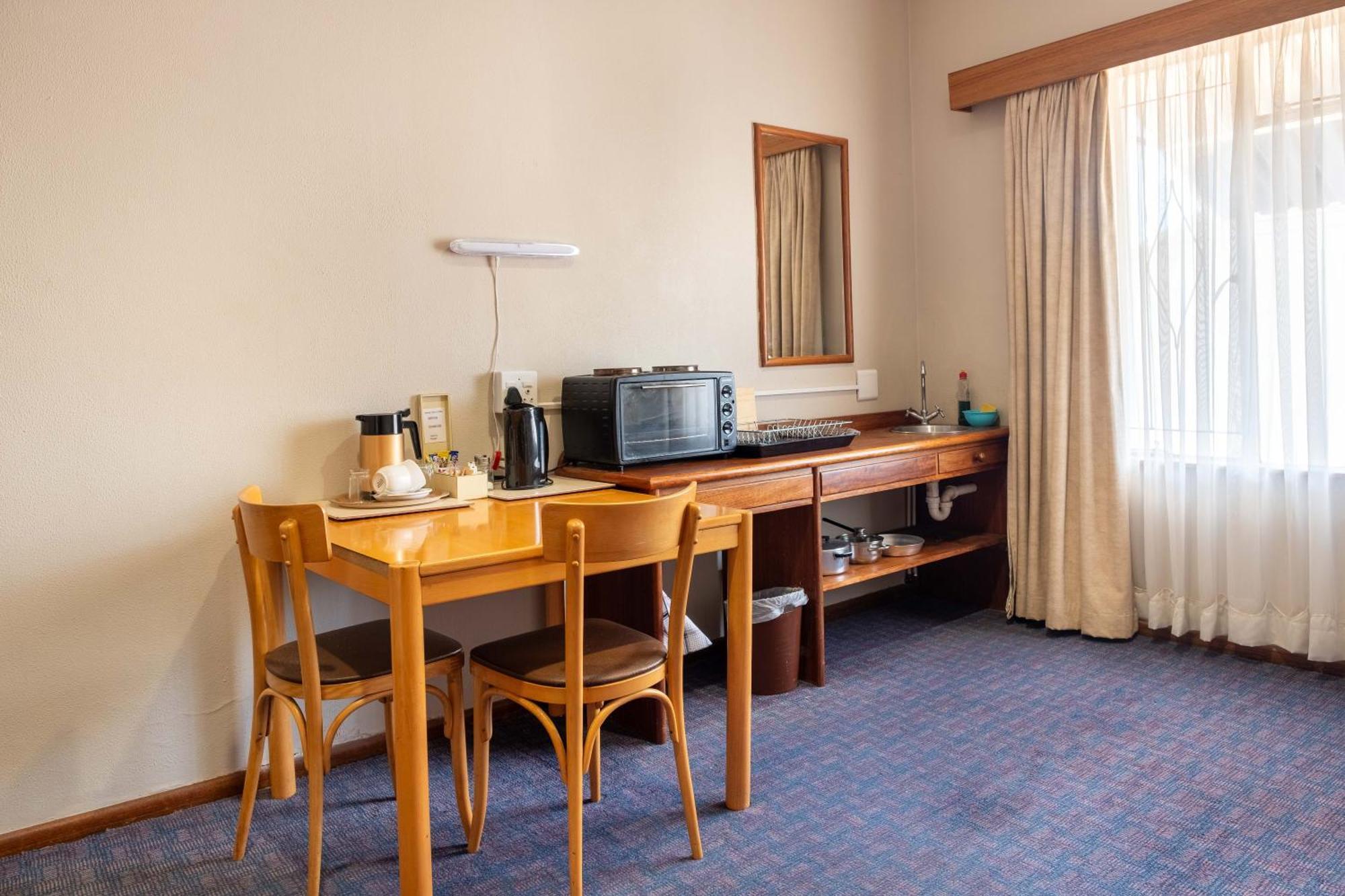 Karoo Country Inn Middelburg  Esterno foto
