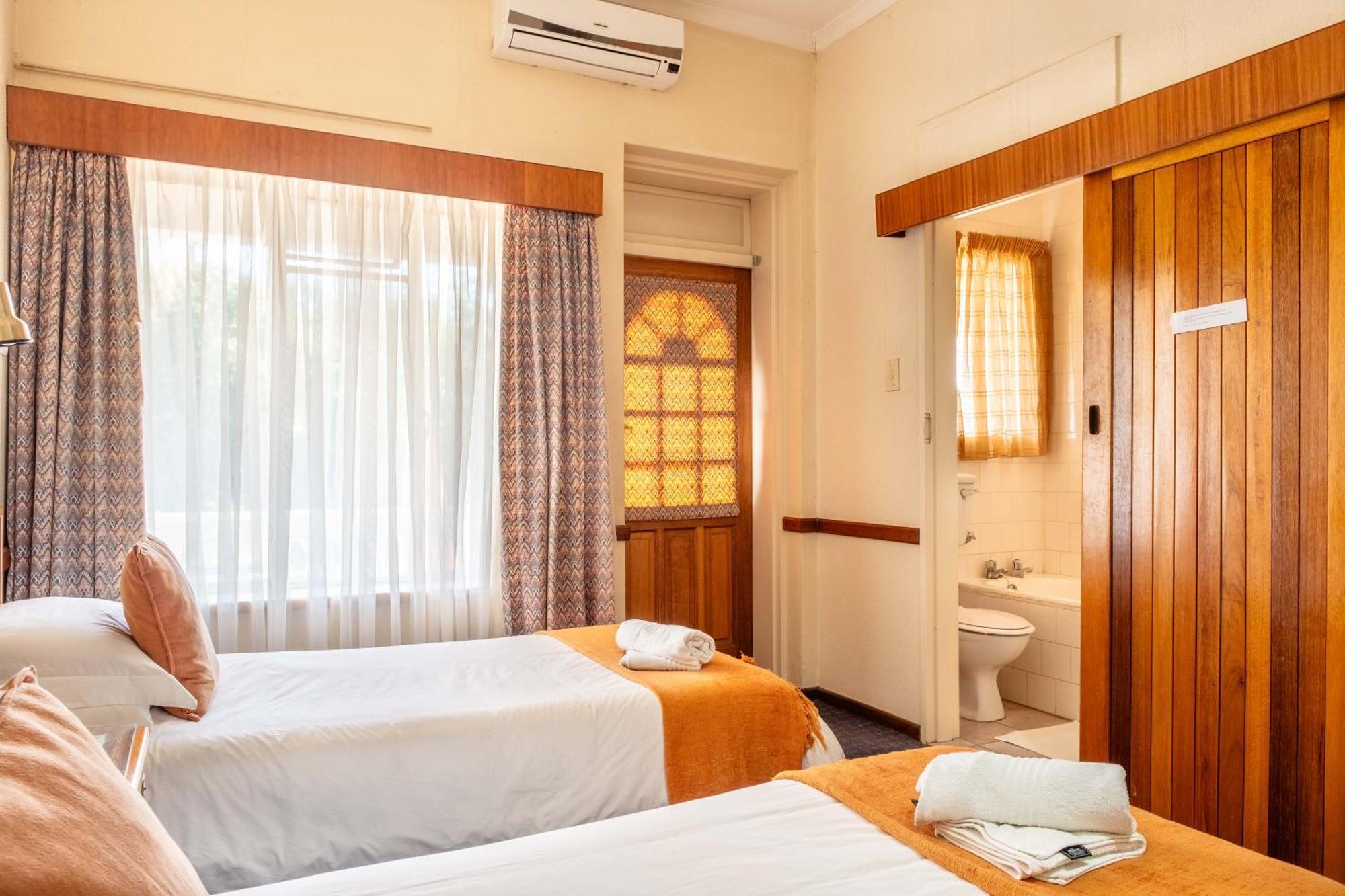 Karoo Country Inn Middelburg  Esterno foto
