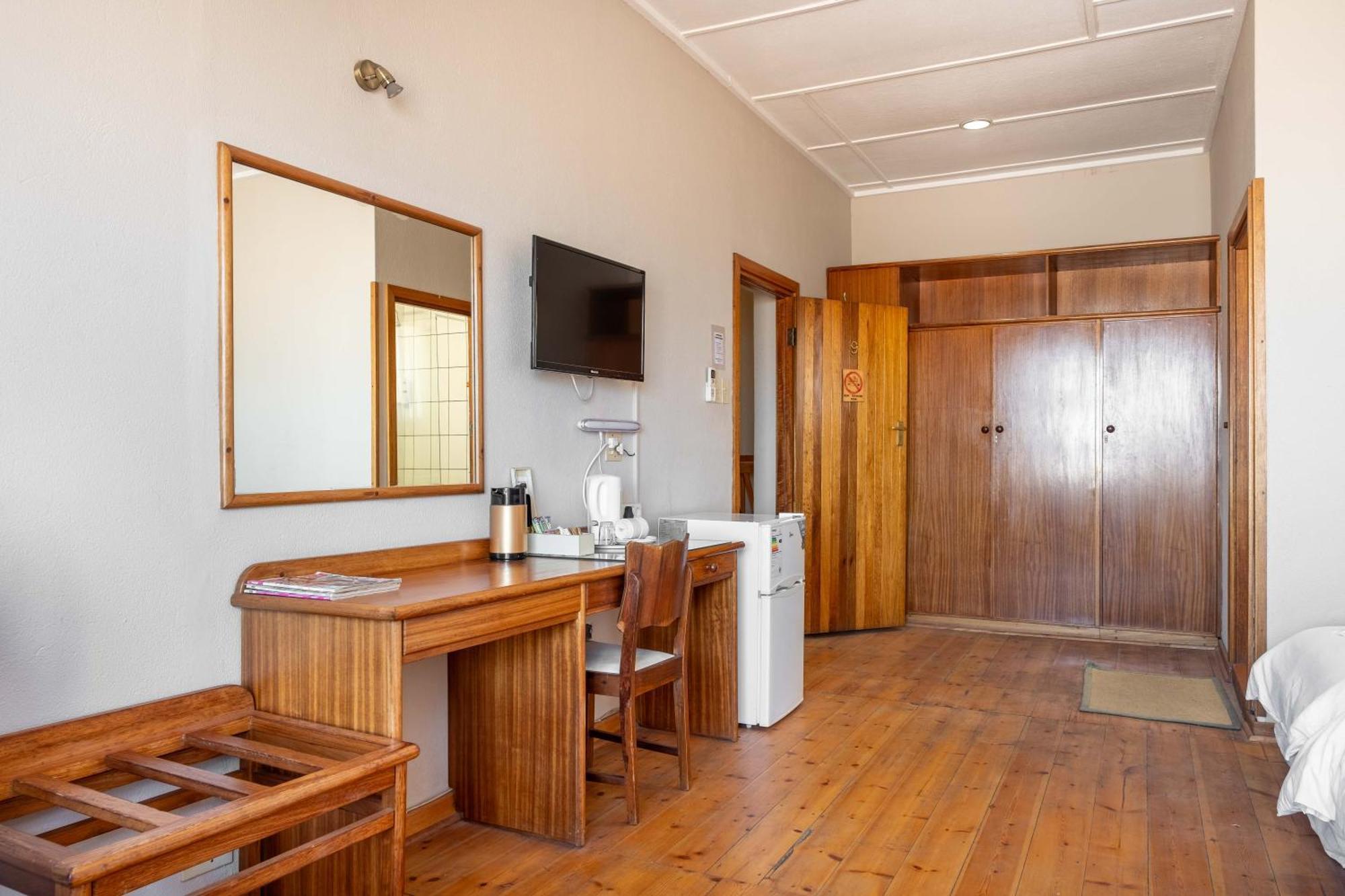 Karoo Country Inn Middelburg  Esterno foto